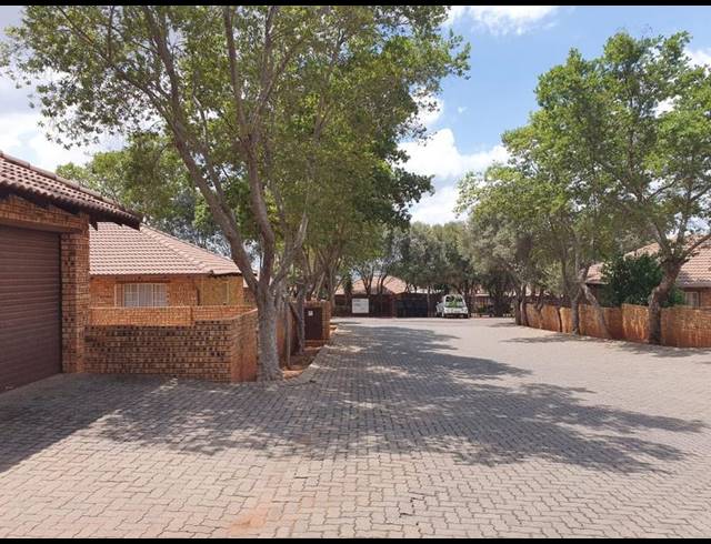 2 BEDROOM TOWNHOUSE FOR SALE IN AMANDASIG